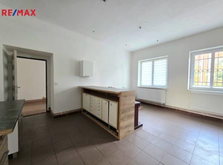 20251002-110405-1.jpg | Prodej - obchodní prostor, 113 m²