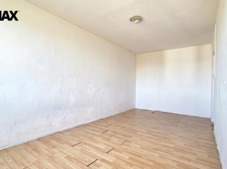 firefly-odstranit-dvere-a-veci-ze-zeme-474501.png | Prodej bytu, 3+kk, 63 m²