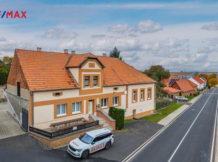 dji-20251016140317-0021-d.jpg | Prodej - nájemní dům, 670 m²