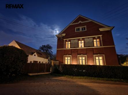 mukodely-nocni-001.jpg | Prodej - dům/vila, 191 m²