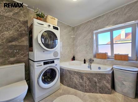 20251217-131923-1.jpg | Prodej - dům/vila, 290 m²