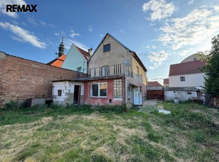 pohled ze zahrady na dům | Prodej - dům/vila, 70 m²