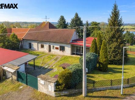 1.jpg | Prodej - nájemní dům, 175 m²