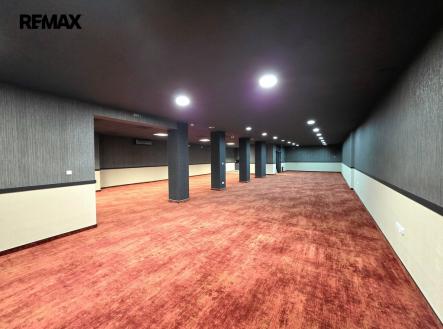 20260308-144806.jpg | Pronájem - obchodní prostor, 307 m²