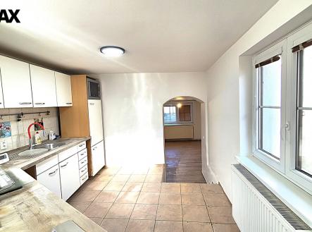 firefly-prosim-odstranit-veci-z-parapetu-okna-132649.png | Pronájem - dům/vila, 75 m²