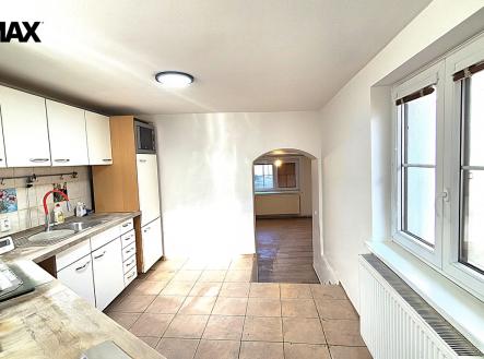 firefly-prosim-odstranit-veci-z-parapetu-okna-132649.png | Pronájem - dům/vila, 75 m²