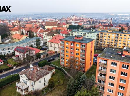 Zadní pohled na panelový dům | Prodej bytu, 4+1, 82 m²