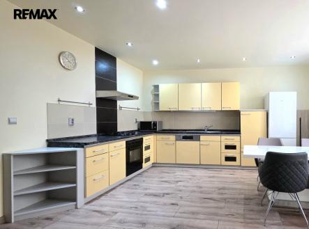 20260324-154654-1.jpg | Prodej - dům/vila, 300 m²