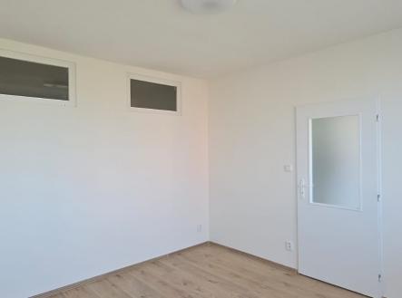 whatsapp-image-2026-04-09-at-11.06.54-4.jpeg | Pronájem bytu, 3+1, 1 000 m²