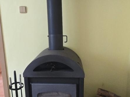 krbová kamna v obývacím pokoji | Prodej - dům/vila, 60 m²