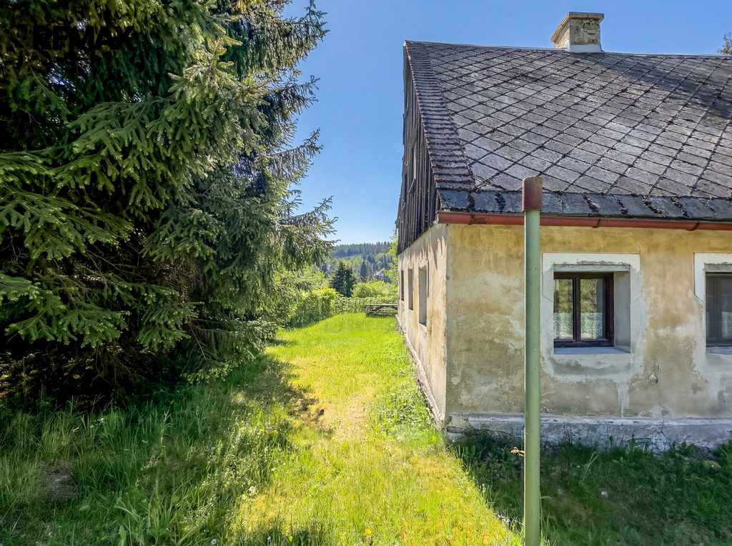 firefly-gemini-flash-professional-real-estate-exterior-photo-shot-with-a-full-frame-dslr-and-architectural-1336315-2.jpg