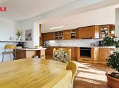 Prodej - dům/vila, 360 m²