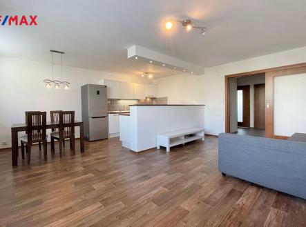 Obývací pokoj s kuchyní a jídelnou | Prodej bytu, 4+kk, 88 m²
