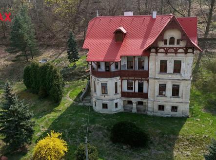 dji-fly-20250412-123300-0050-1744459324009-photo.jpg | Prodej - dům/vila, 960 m²