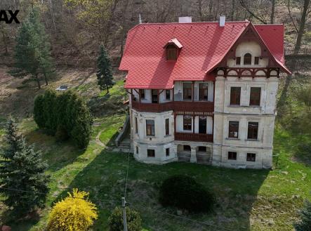 dji-fly-20250412-123300-0050-1744459324009-photo.jpg | Prodej - dům/vila, 960 m²