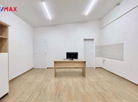 img-7707.jpg | Pronájem - skladovací prostor, 699 m²