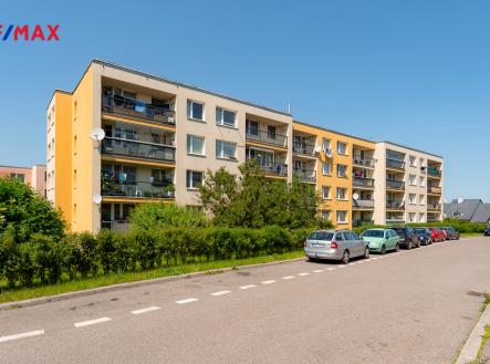Pohled na dům | Prodej bytu, 3+1, 97 m²