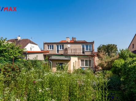 Pohled na dům ze zahrady | Prodej - dům/vila, 134 m²