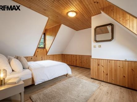 gemini-generated-image-qy5d6tqy5d6tqy5d.jpg | Prodej - hotel, 450 m²