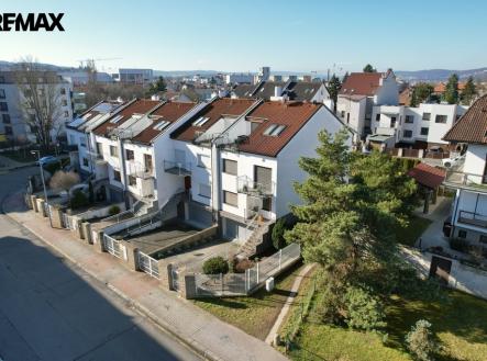 Dům z ulice | Prodej - dům/vila, 320 m²