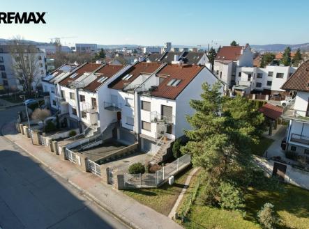 Dům z ulice | Prodej - dům/vila, 320 m²