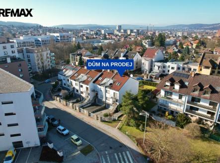 Pohled na dům | Prodej - dům/vila, 320 m²