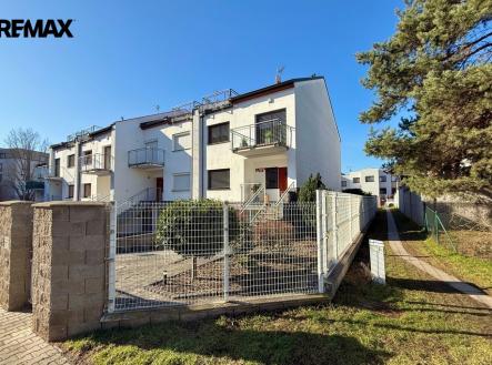 Pohled z ulice | Prodej - dům/vila, 320 m²