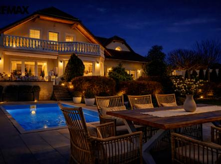 Prodej - dům/vila, 243 m² obrázek