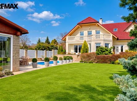 file-000000003fa871fd8f6ef98356437263.png | Prodej - dům/vila, 243 m²