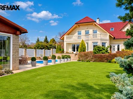 file-000000003fa871fd8f6ef98356437263.png | Prodej - dům/vila, 243 m²