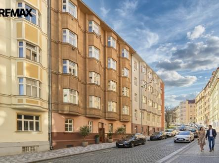 Pohled na dům | Prodej bytu, 2+1, 72 m²