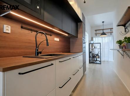 file-000000004334724694360e8498a0cace.png | Prodej bytu, 3+kk, 101 m²