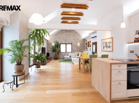 pana6649.jpg | Prodej - dům/vila, 220 m²