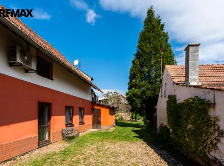 dvůr | Prodej - chata/rekreační objekt, 110 m²