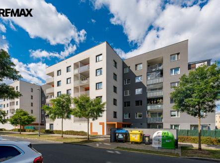 Pohled na budovu domu | Prodej bytu, 2+kk, 55 m²