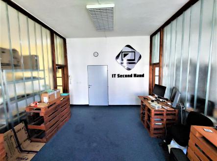 Pronájem - kanceláře, 75 m²