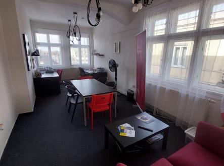 Pronájem - kanceláře, 43 m²