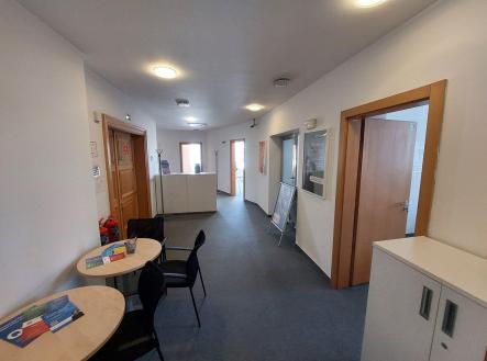 Pronájem - kanceláře, 260 m²