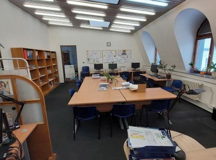 Pronájem - kanceláře, 69 m²