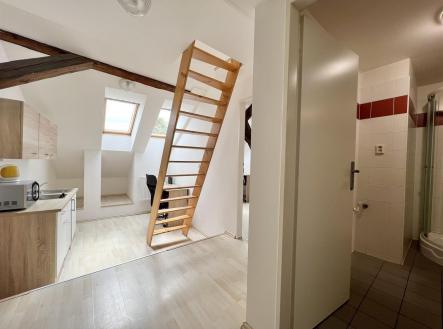 . | Pronájem bytu, 2+kk, 43 m²