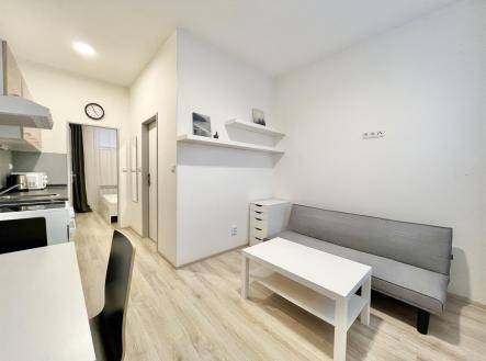 . | Pronájem bytu, 2+kk, 27 m²