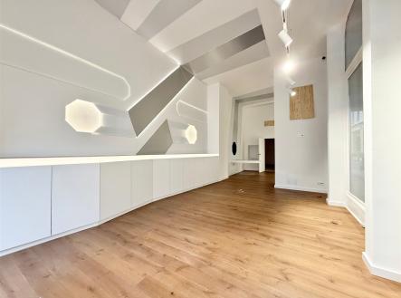 . | Pronájem - obchodní prostor, 580 m²