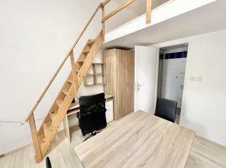 . | Pronájem bytu, 1+kk, 20 m²