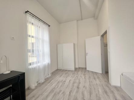 . | Pronájem bytu, 2+1, 43 m²