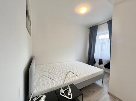 . | Pronájem bytu, 1+kk, 25 m²