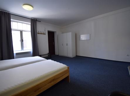 . | Pronájem bytu, 1+kk, 30 m²