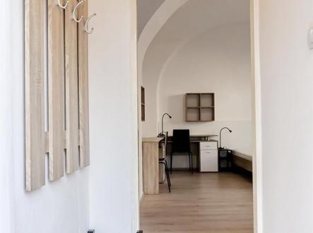 . | Pronájem bytu, 1+kk, 27 m²