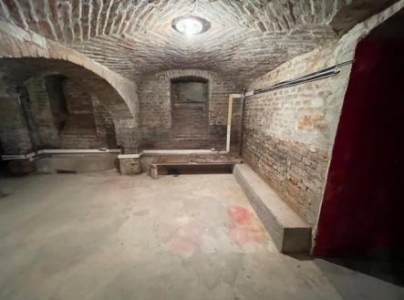 . | Pronájem - obchodní prostor, 145 m²