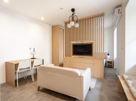 . | Pronájem bytu, 1+kk, 28 m²