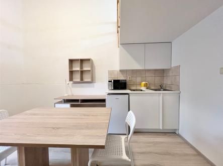 . | Pronájem bytu, 1+kk, 24 m²